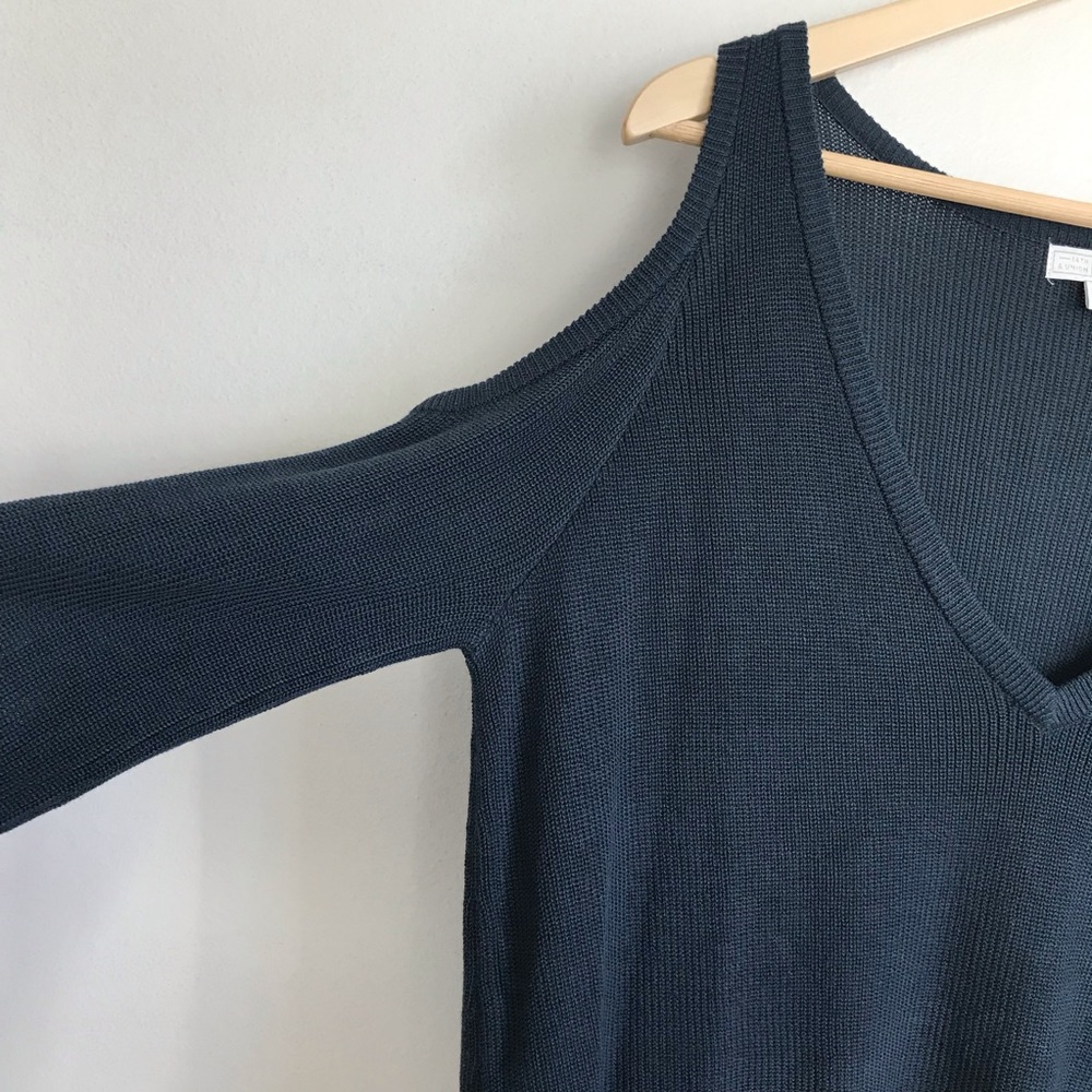 14th & Union Cold Shoulder Long Sleeve Sweater - Picture 2 of 8